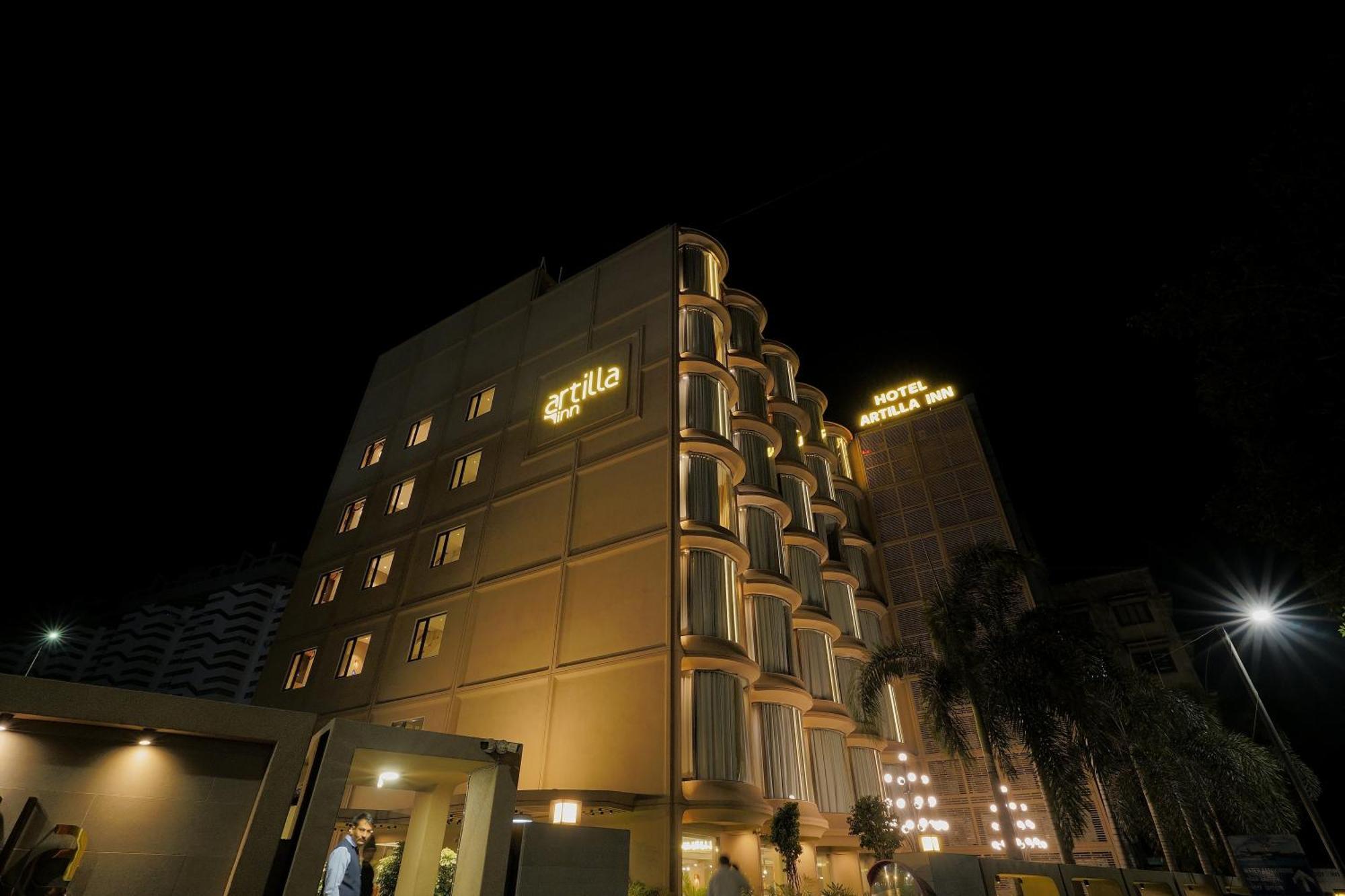 Artilla Inn Ahmedabad Exterior foto