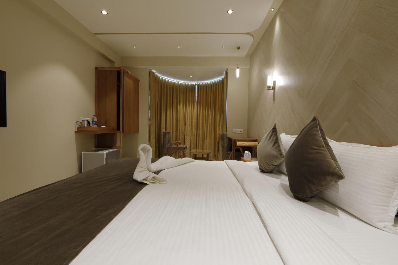 Artilla Inn Ahmedabad Exterior foto