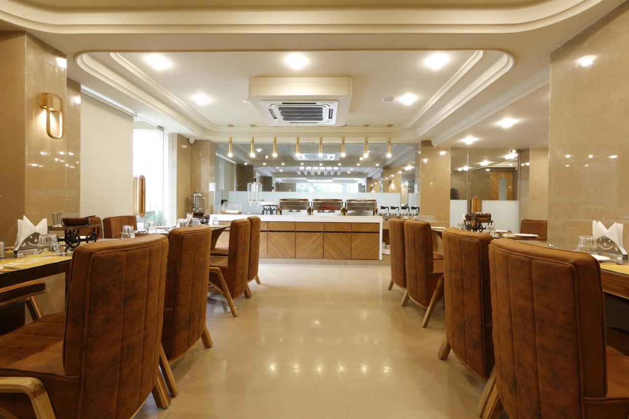 Artilla Inn Ahmedabad Exterior foto